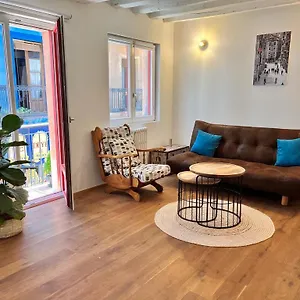 Old Town I By Aston Apartamento