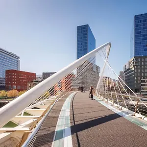Vivienda Turistica De Prestancia Junto A La Ria De Nervion , Bilbao España
